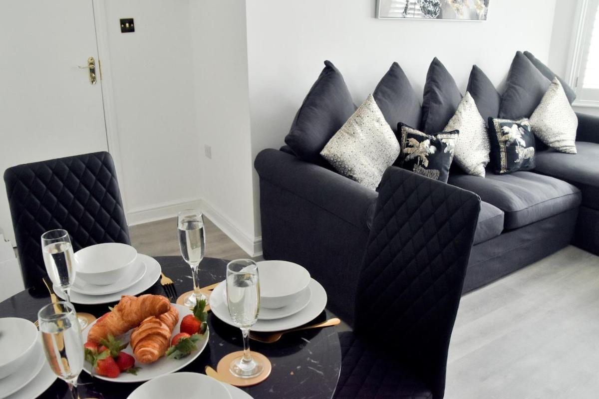 Modern Town Centre Flat - Free Shared Parking, King Size Bed, 5 Minutes Walk To Beach Bournemouth Luaran gambar